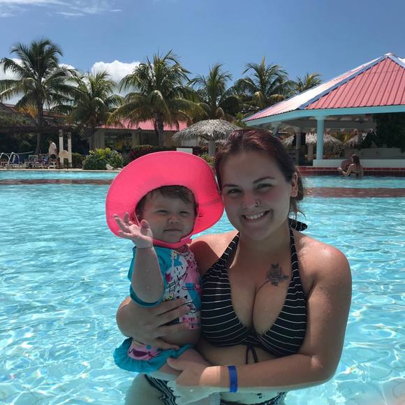 Meet your Posher, Daniela - Picture 1 of 1